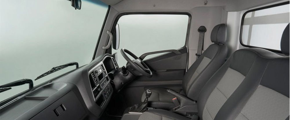 Hyundai Mighty EX8 Interior | Truck & Trailer